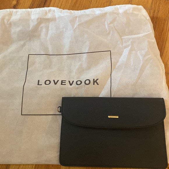 Lovevook black clutch with gold accents - Picture 10 of 10